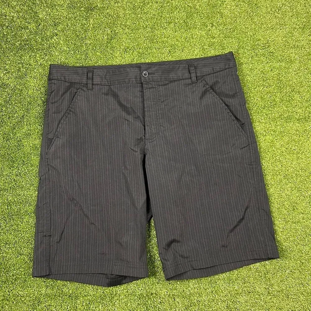 Fila Men's Black and Grey Shorts